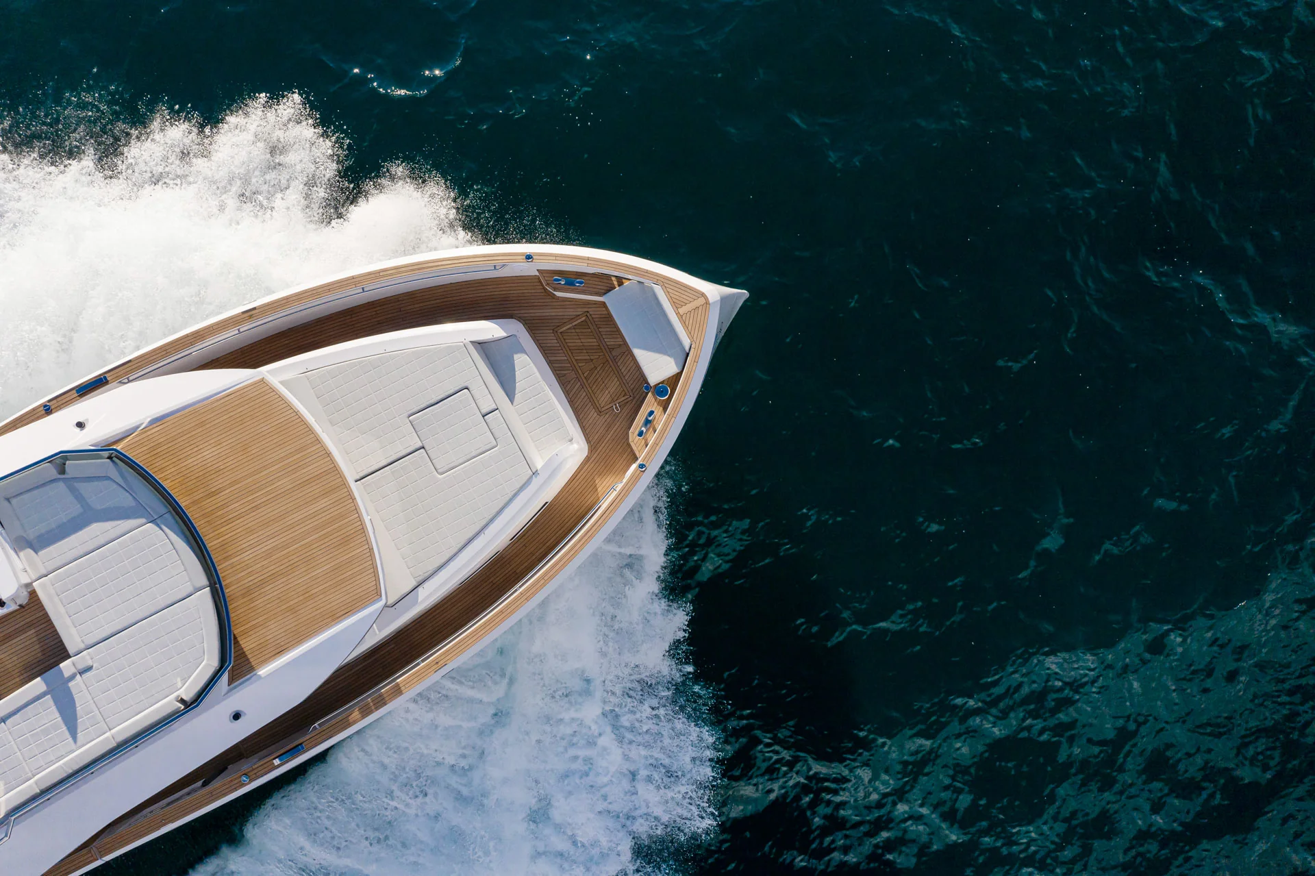 PardoYacht_PardoModel_E60_exterior_desktop_001